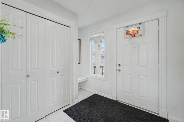 Kitchen - 3236 21 St Nw, Edmonton, AB T6T0A8 Photo 3