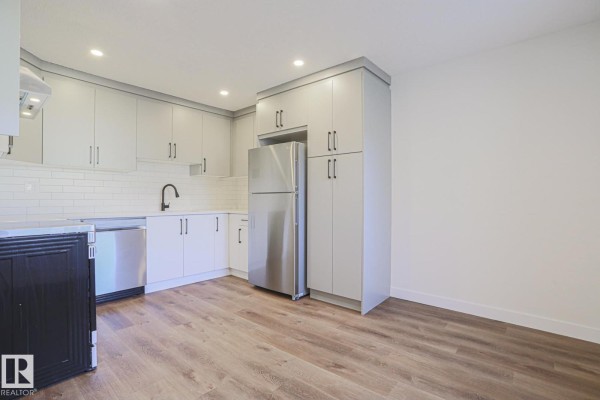 Bedroom 2 - 3237 132a Av Nw, Edmonton, AB T5A3K4 Photo 5