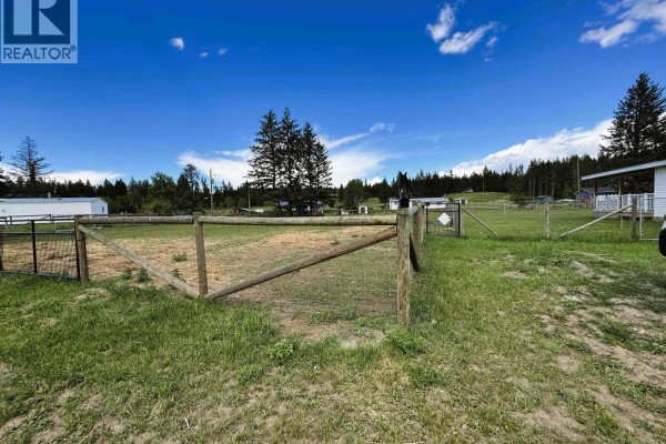 Bedroom 3 - 3238 Hinsche Road, 150 Mile House, BC V0K2G0 Photo 5