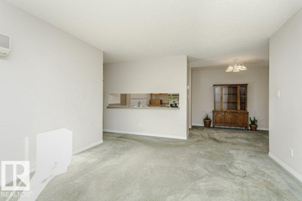 Primary Bedroom - #324 4210 139 Av Nw, Edmonton, AB T5Y2W6 Photo 4
