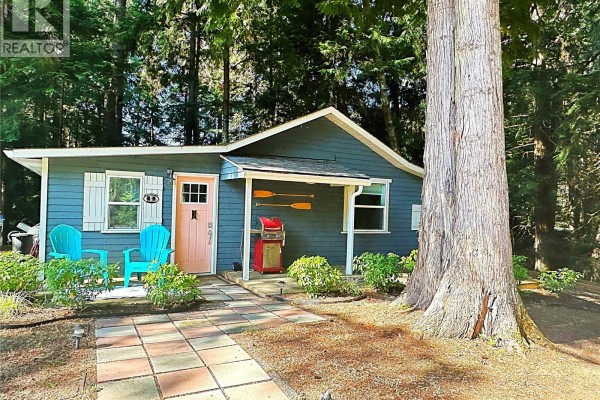 324 Chester Rd, Qualicum Beach, BC, photo 2
