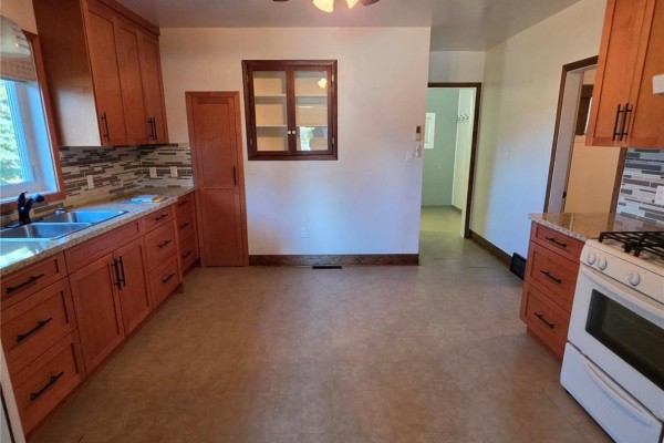 Bedroom - 324 Laing Street, Sturgis, SK S0A4A0 Photo 4