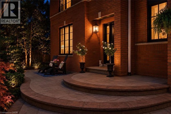 324 Oakridge Court, Oakville, ON, photo 3