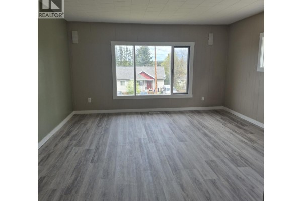 Primary Bedroom - 324 W 5th Street, Vanderhoof, BC V0J3A0 Photo 3