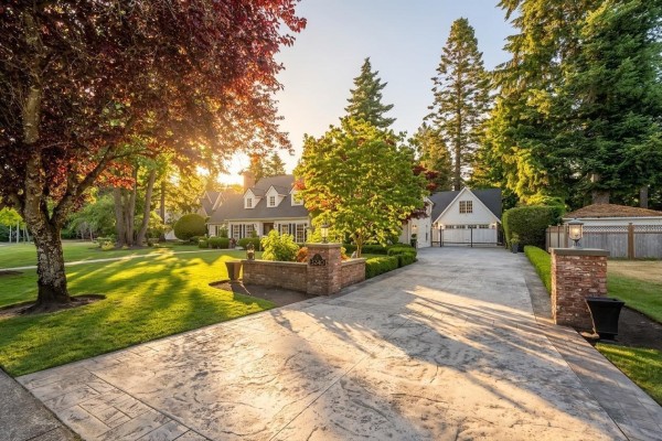 3240 138a Street, Surrey, BC V4P2B4 Photo 2