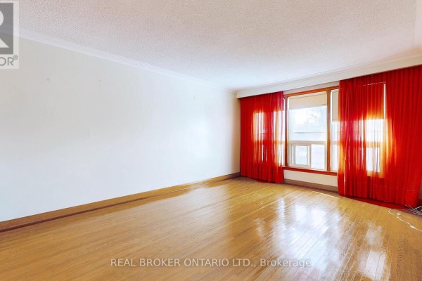 3241 Dufferin Street, Toronto, ON M6A2T2 Photo 4