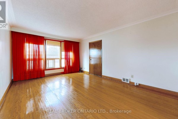 3241 Dufferin Street, Toronto, ON M6A2T2 Photo 5