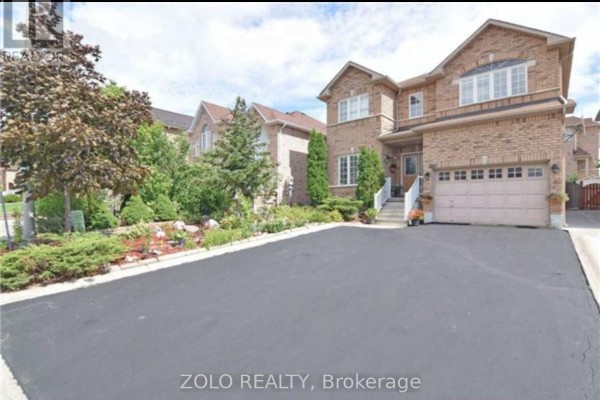 3242 Scotch Pine Gate, Mississauga, ON L5N7N1 Photo 3