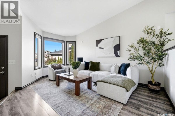 Living room - 3247 Windsor Park Place, Regina, SK S4V3B2 Photo 3