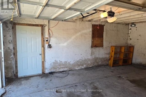 325 (garage) 10th Street, Hanover, ON, photo 2