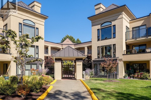 325 3969 Shelbourne St, Saanich