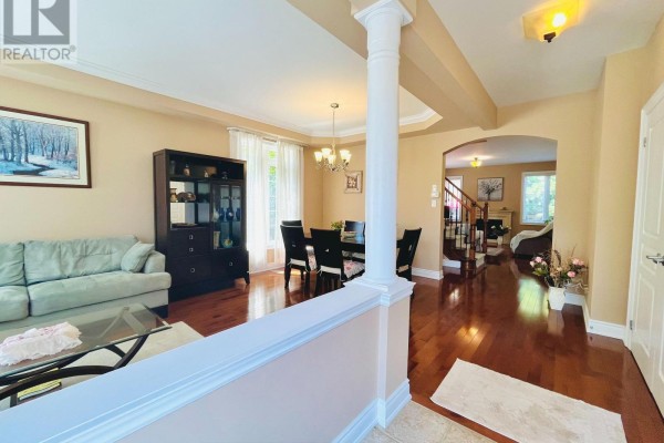 325 Admiral Drive, Oakville, ON, photo 2