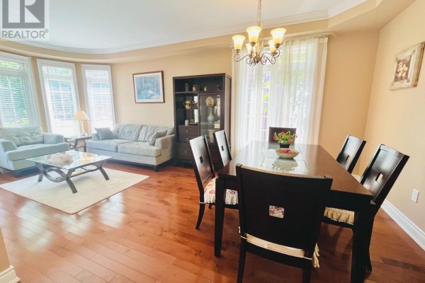 Family room - 325 Admiral Drive, Oakville, ON L6L0C2 Photo 4