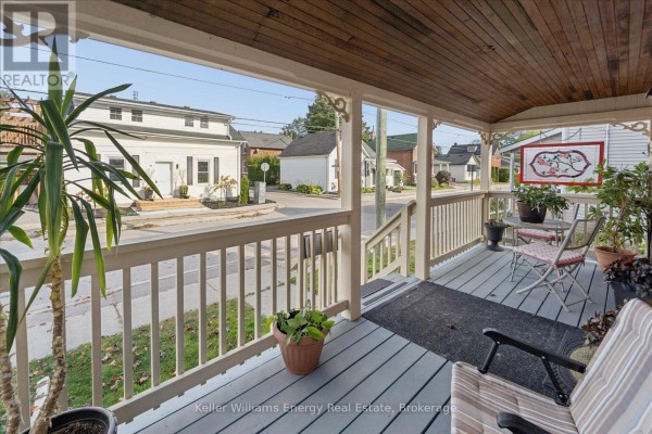 Kitchen - 325 Ball Street, Cobourg, ON K9A3J1 Photo 4