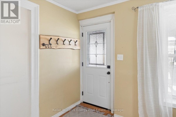 Mud room - 325 Ball Street, Cobourg, ON K9A3J1 Photo 5