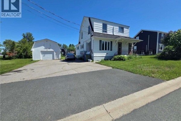 325 Church Street, Bathurst, NB E2A1J8 Photo 2