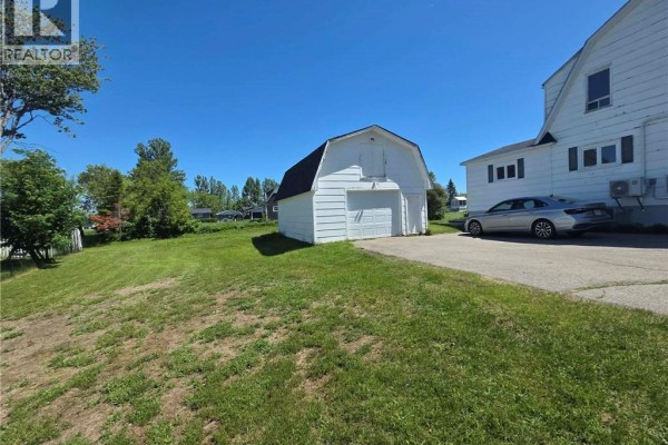 325 Church Street, Bathurst, NB E2A1J8 Photo 4
