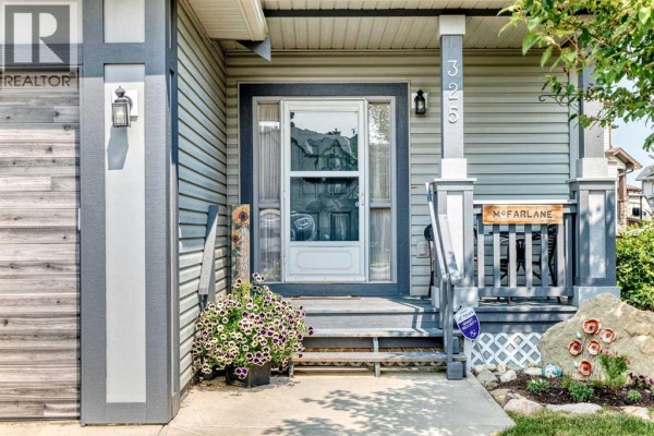 325 Luxstone Green Sw, Airdrie, AB, photo 2