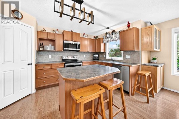 Primary Bedroom - 325 Luxstone Green Sw, Airdrie, AB T4B0A5 Photo 5