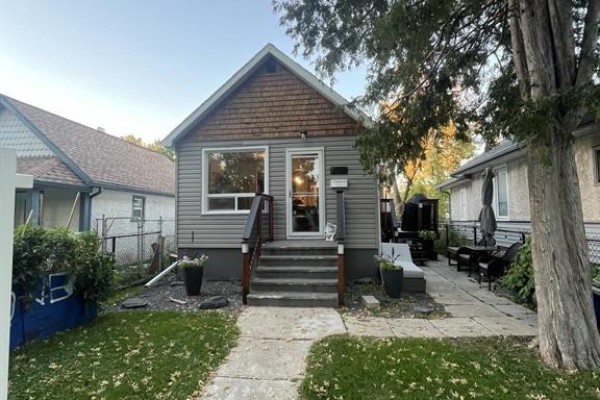 Bedroom - 325 Victoria Avenue W, Winnipeg, MB R2C1S9 Photo 2