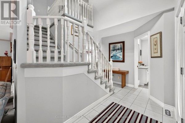 Primary Bedroom - 325 Young Street, Goderich), ON N7A4K6 Photo 4