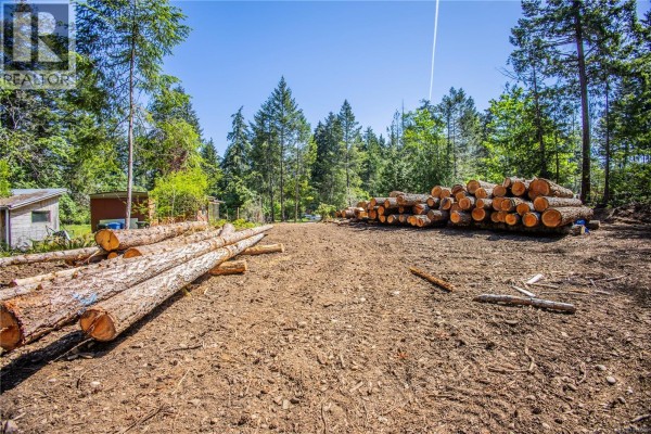 3250 Gunpowder Trail, Hornby Island, BC V0R1Z0 Photo 4
