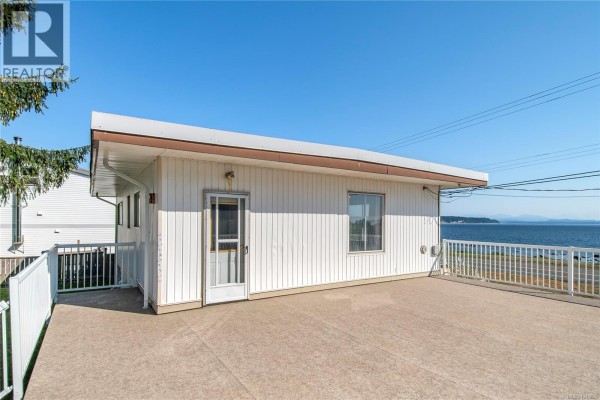Family room - 3250 Island Hwy S, Campbell River, BC V9W1C9 Photo 3