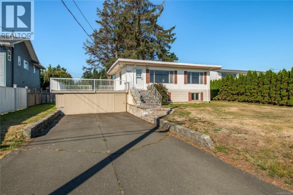 Primary Bedroom - 3250 Island Hwy S, Campbell River, BC V9W1C9 Photo 4