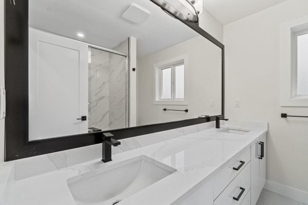 32522 Higginbottom Court, Mission, BC V2V2T7 Photo 5