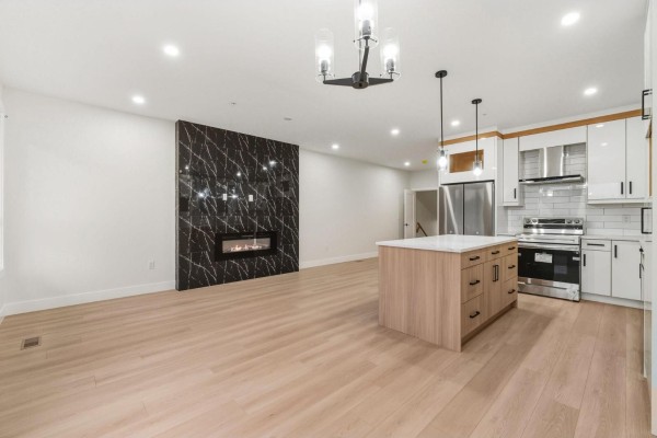 32529 Higginbottom Court, Mission, BC, photo 3