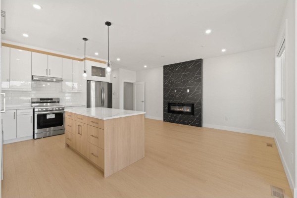 32539 Higginbottom Court, Mission, BC V2V2T7 Photo 4