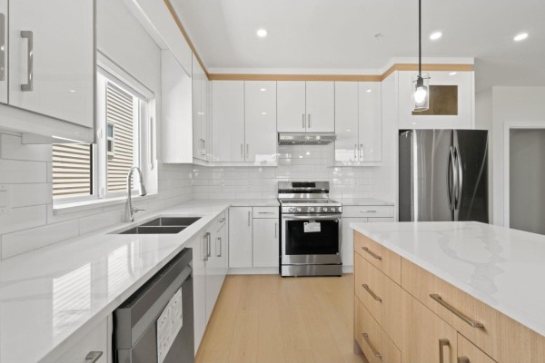 32539 Higginbottom Court, Mission, BC V2V2T7 Photo 5