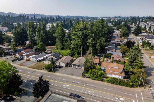 32565 George Ferguson Way, Abbotsford, BC V2T4C8 Photo 4