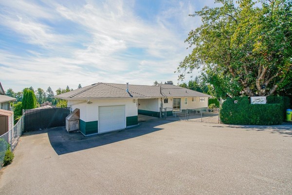 32582 Fleming Avenue, Mission, BC V2V2G9 Photo 2