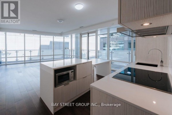 Kitchen - 326 - 1 Bloor Street E, Toronto, ON M4W0A8 Photo 3
