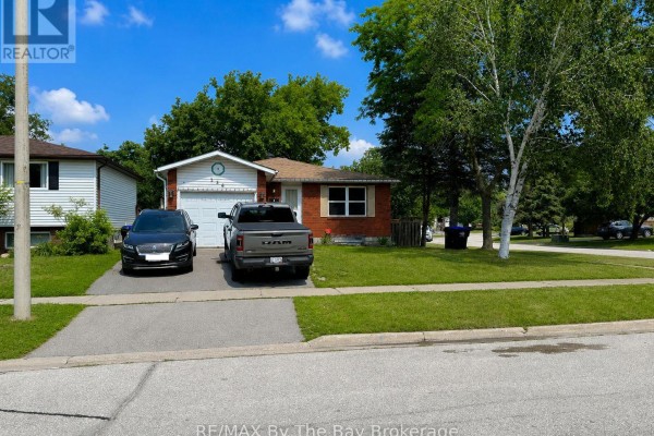 326 Christine Drive, Midland, ON L4R5A4 Photo 2