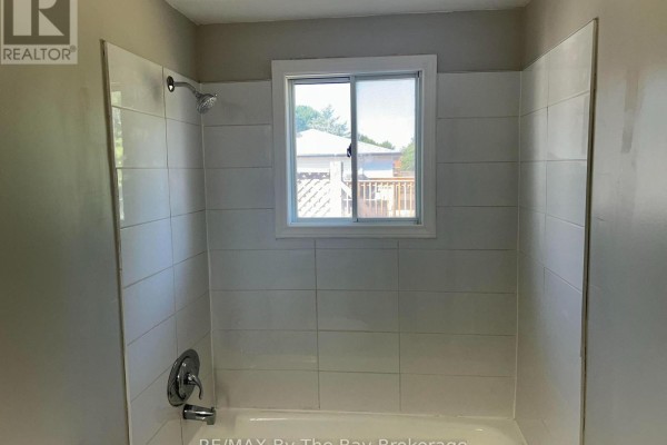 326 Christine Drive, Midland, ON L4R5A4 Photo 4