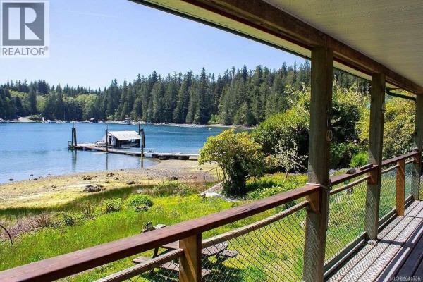 Living room/Dining room - 326 Grappler Inlet, Bamfield, BC V0R1B0 Photo 2