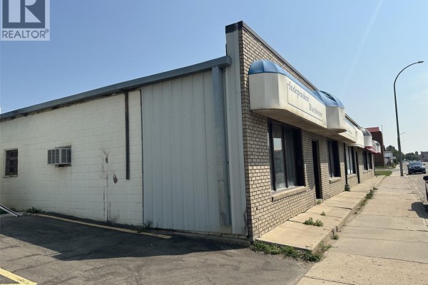 326 High Street W, Moose Jaw, SK, photo 3