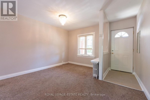 Dining room - 326 Monarch Park Avenue, Toronto, ON M4J4T1 Photo 2
