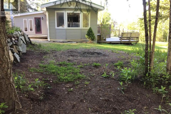 Primary Bedroom - 3260 Boesem Road, Quesnel, BC V2J6C8 Photo 5