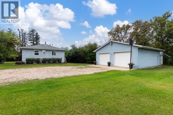Living room - 326143 Twp Rd 482, Rural, SK S0M1H0 Photo 3