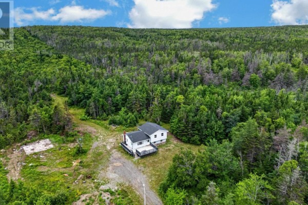 Mud room - 3262 Highway 255, Port Morien, NS B1B1T9 Photo 4