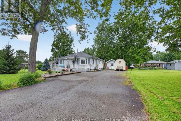 Bedroom 2 - 3262 Young Avenue, Fort Erie, ON L0S1N0 Photo 4