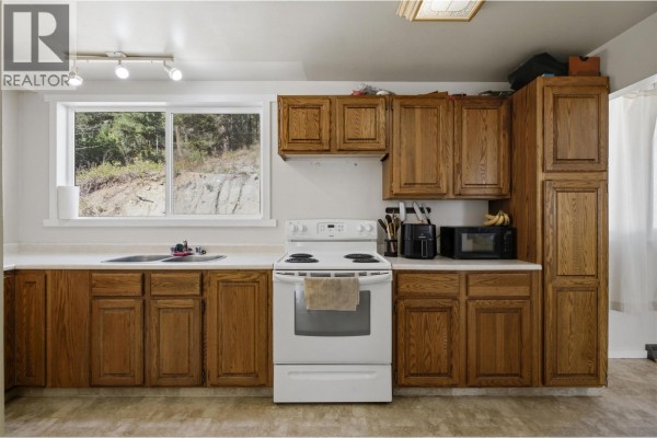 3265 Firdale Drive, Williams Lake, BC V2G5C2 Photo 3