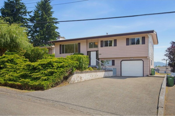 32659 Willingdon Crescent, Abbotsford, BC V2T1S1 Photo 2