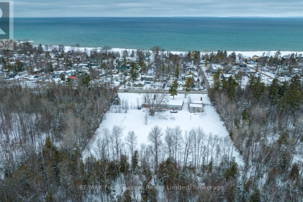 3267 Mosley Street, Wasaga Beach, ON, photo 3