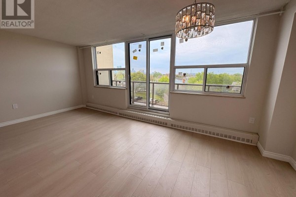 Bedroom 3 - 327 - 1050 Stainton Drive, Mississauga, ON L5C2T7 Photo 5