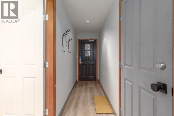 327 4369 Main Street, Whistler, BC V8E1B7 Photo 4