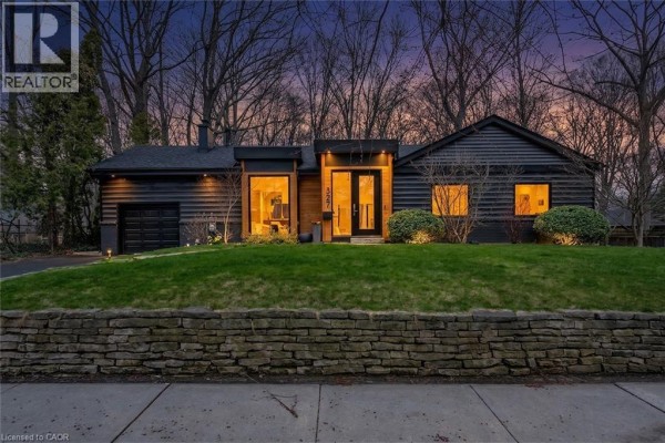 Den - 327 Goodram Drive, Burlington, ON L7L2J9 Photo 4